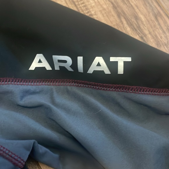 Ariat Cold Series 1/4 zip size medium - black and grey - Picture 4 of 11